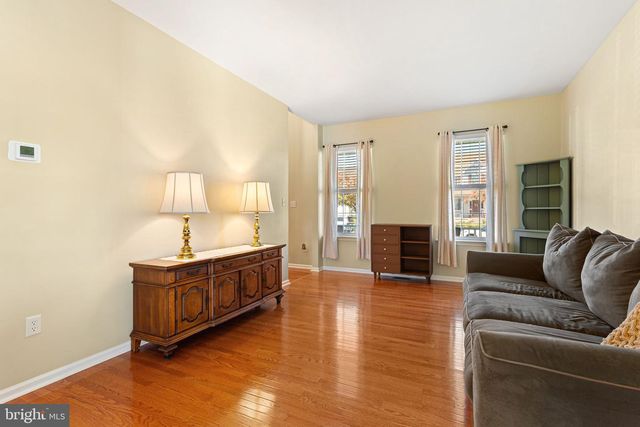 14 HONEYSUCKLE DR, Sewell, NJ 08080