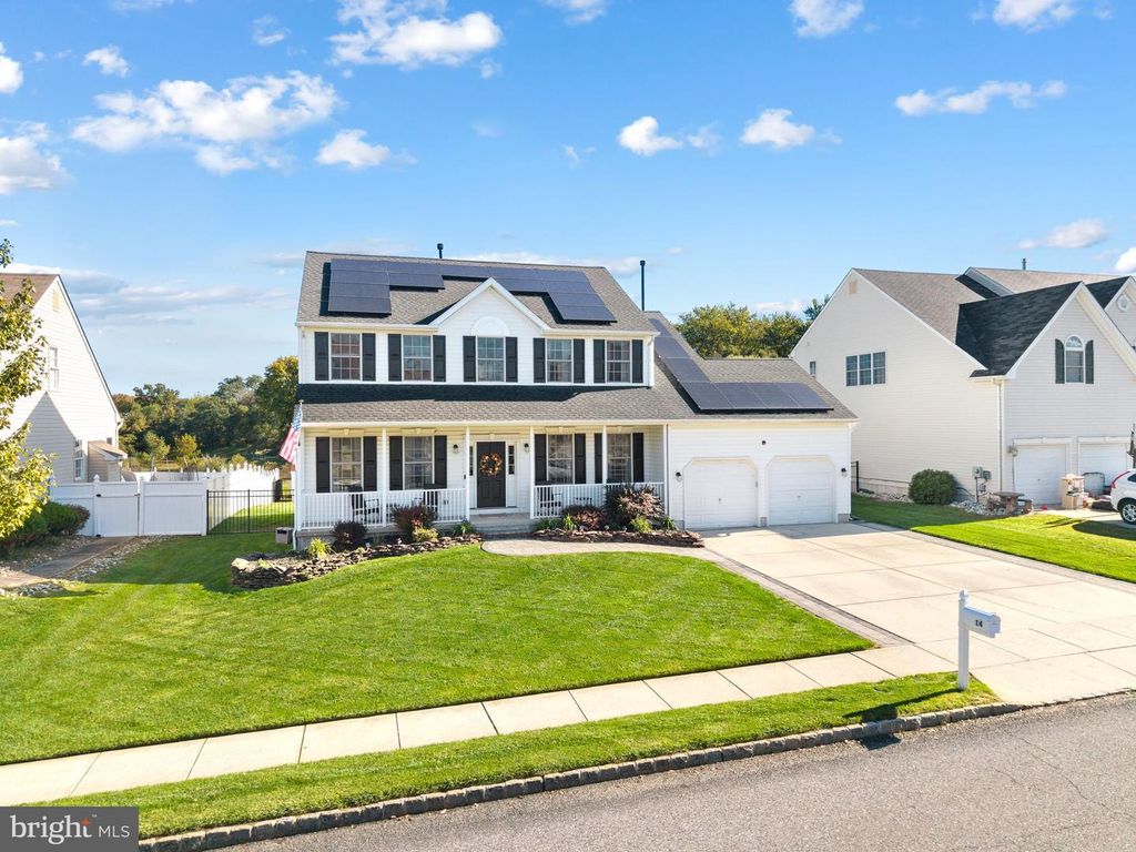 14 HONEYSUCKLE DR, Sewell, NJ 08080