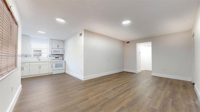 1670 W 42nd St 1670, Hialeah, FL 33012