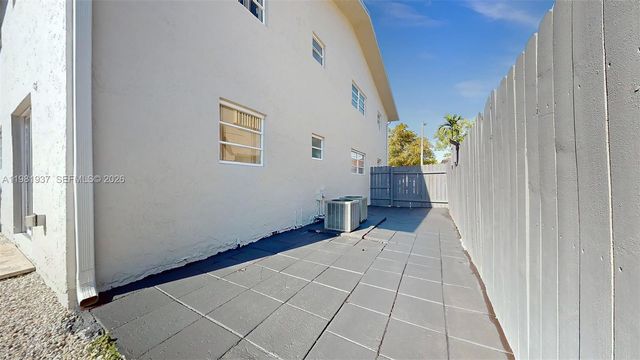 1670 W 42nd St 1670, Hialeah, FL 33012