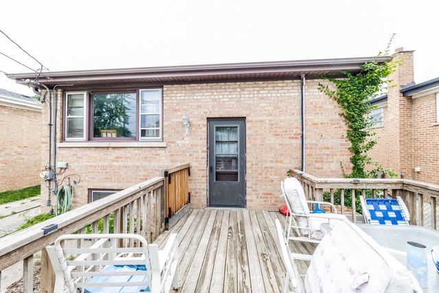 8825 S Richmond Avenue, Evergreen Park, IL 60805