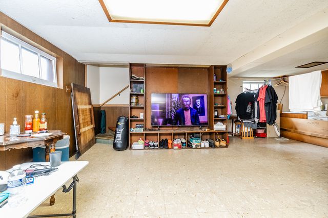 8825 S Richmond Avenue, Evergreen Park, IL 60805
