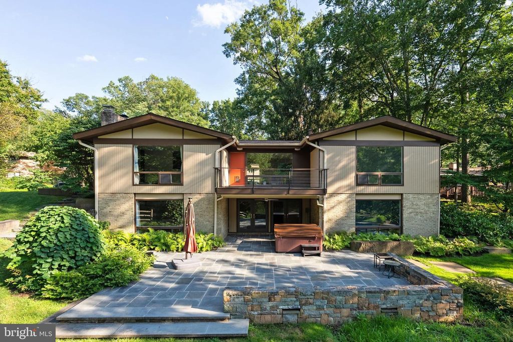 3010 CUNNINGHAM DR, Alexandria, VA 22309