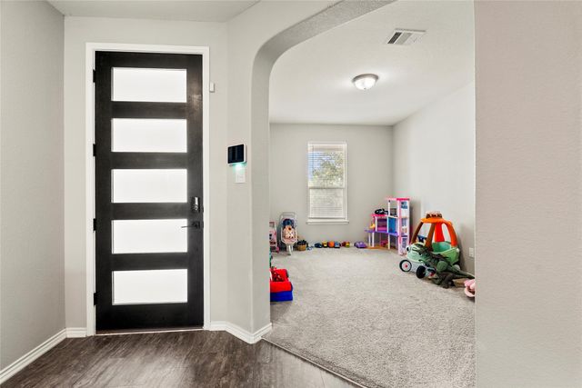 214 Saranac DR, Elgin, TX 78621
