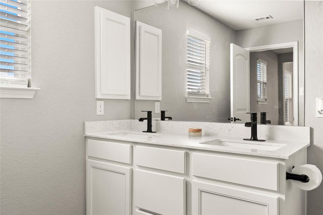 214 Saranac DR, Elgin, TX 78621