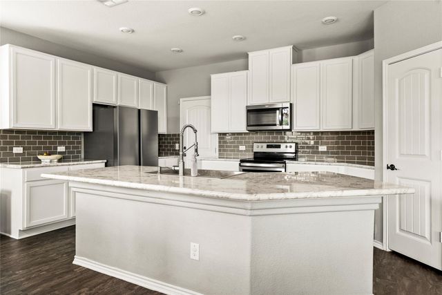 214 Saranac DR, Elgin, TX 78621