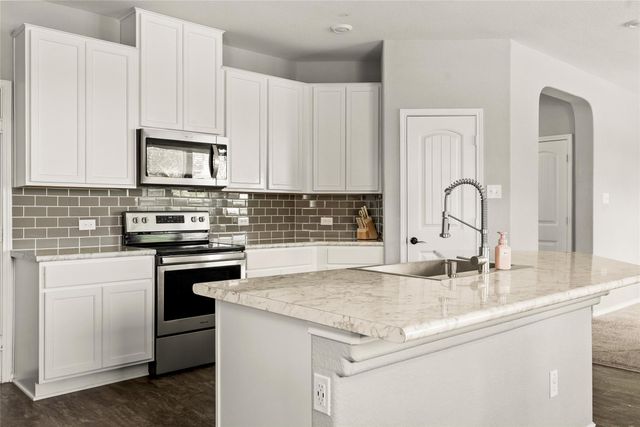 214 Saranac DR, Elgin, TX 78621