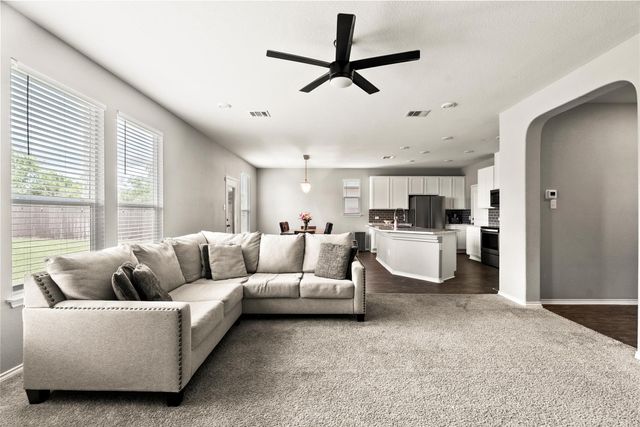 214 Saranac DR, Elgin, TX 78621