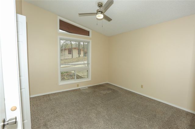 39 Sheneman Drive, Bella Vista, AR 72715