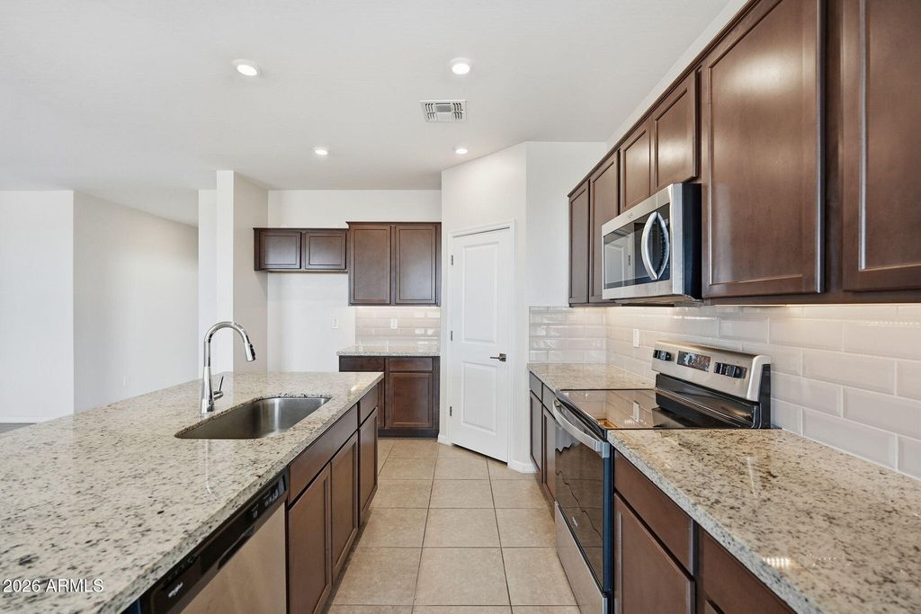 2050 E PIEDMONT Place, Casa Grande, AZ 85122 — photo 3