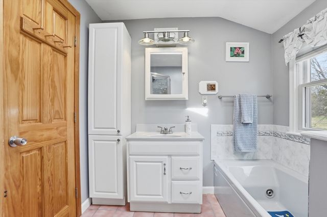 110 Starr Ave, Tewksbury, MA 01876