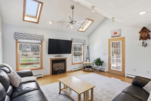 110 Starr Ave, Tewksbury, MA 01876