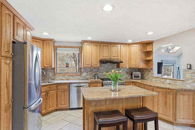 110 Starr Ave, Tewksbury, MA 01876