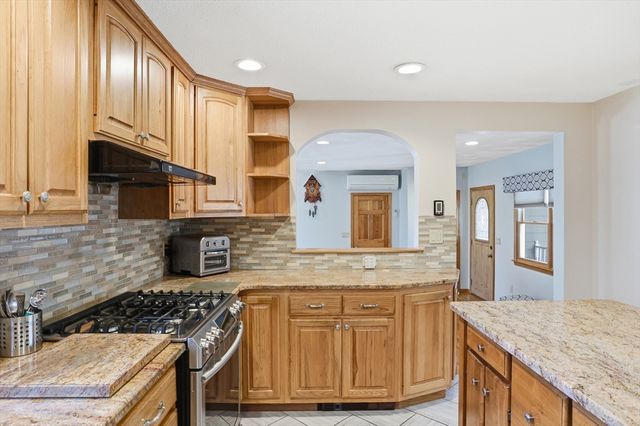 110 Starr Ave, Tewksbury, MA 01876