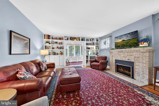 2051 W LIVINGSTON ST, Allentown, PA 18104