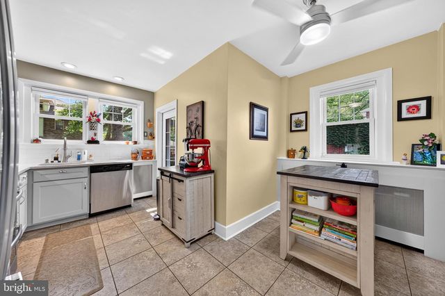 2051 W LIVINGSTON ST, Allentown, PA 18104