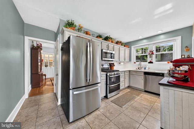 2051 W LIVINGSTON ST, Allentown, PA 18104