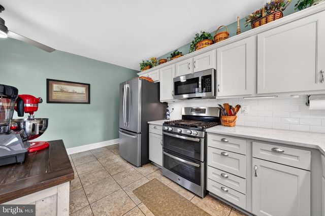 2051 W LIVINGSTON ST, Allentown, PA 18104