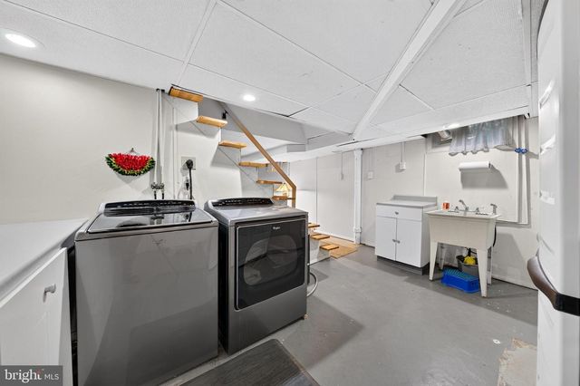 2051 W LIVINGSTON ST, Allentown, PA 18104