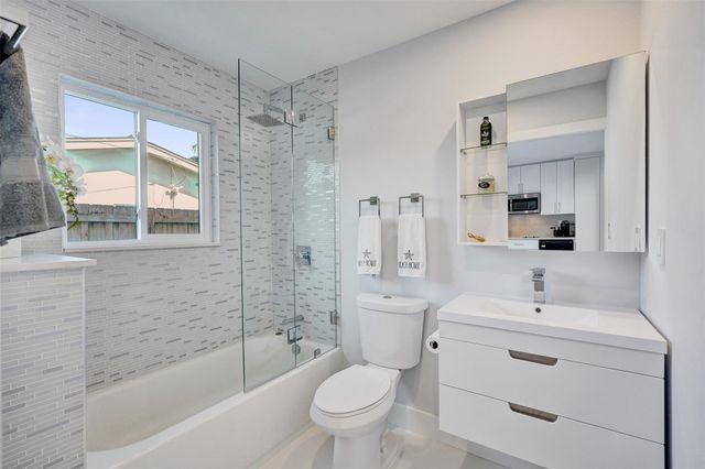 5821 NE 20TH TER, Fort Lauderdale, FL 33308