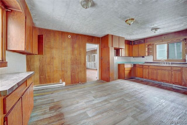 240 East Street, Buffalo, NY 14207