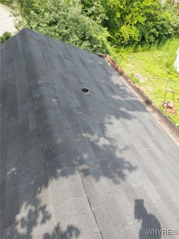 240 East Street, Buffalo, NY 14207