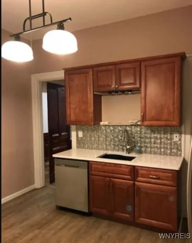 240 East Street, Buffalo, NY 14207