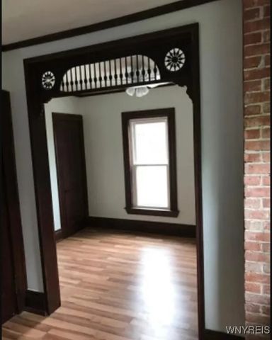 240 East Street, Buffalo, NY 14207