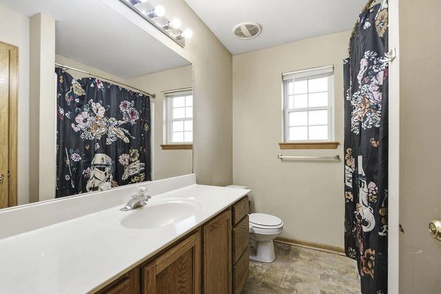 1616 SECRETARIAT DR, Columbia, MO 65202
