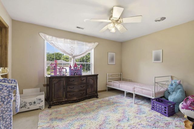 1616 SECRETARIAT DR, Columbia, MO 65202
