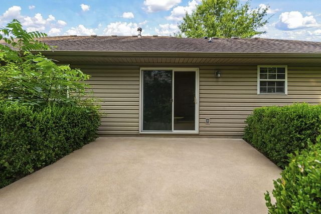 1616 SECRETARIAT DR, Columbia, MO 65202