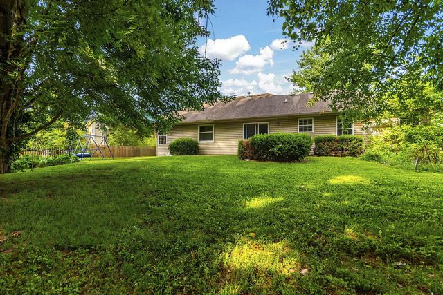 1616 SECRETARIAT DR, Columbia, MO 65202