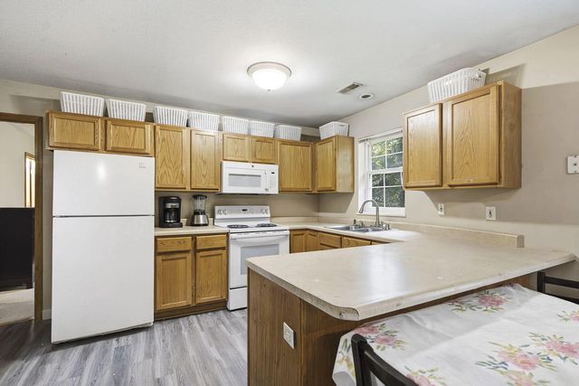1616 SECRETARIAT DR, Columbia, MO 65202