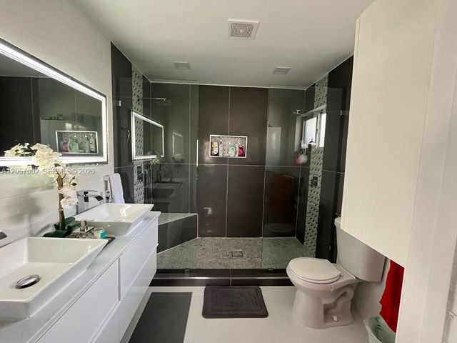 8864 NW 110th St 8864, Hialeah Gardens, FL 33018