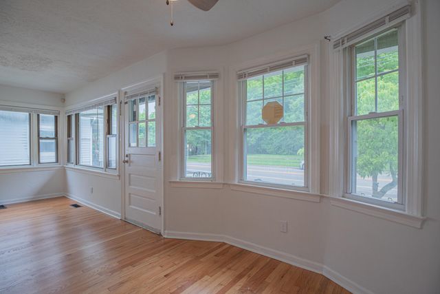 2883 Madison Avenue, Latonia, KY 41015