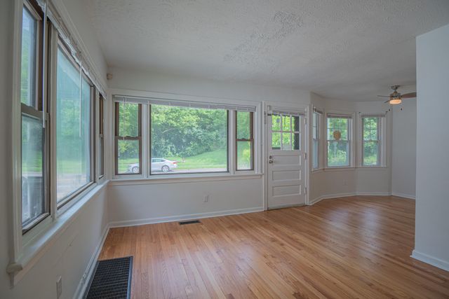 2883 Madison Avenue, Latonia, KY 41015