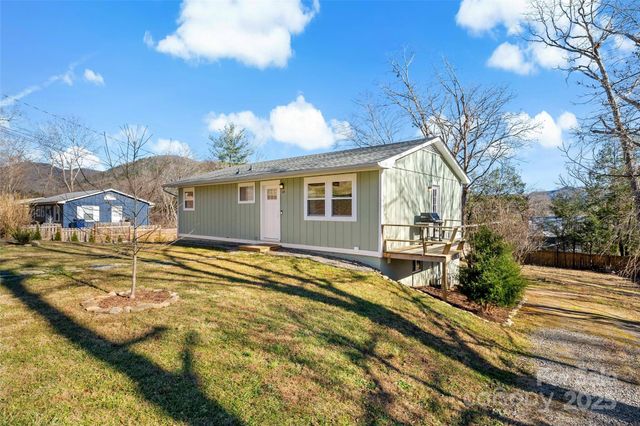 29 Alexander Street, Black Mountain, NC 28711