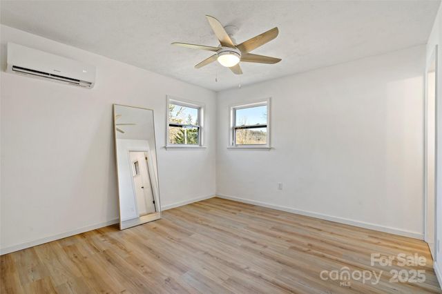 29 Alexander Street, Black Mountain, NC 28711