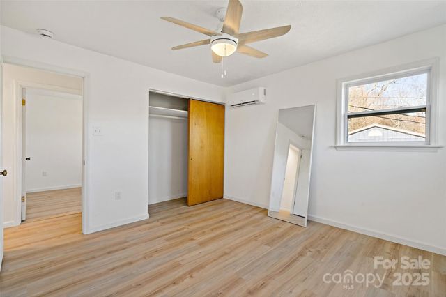 29 Alexander Street, Black Mountain, NC 28711