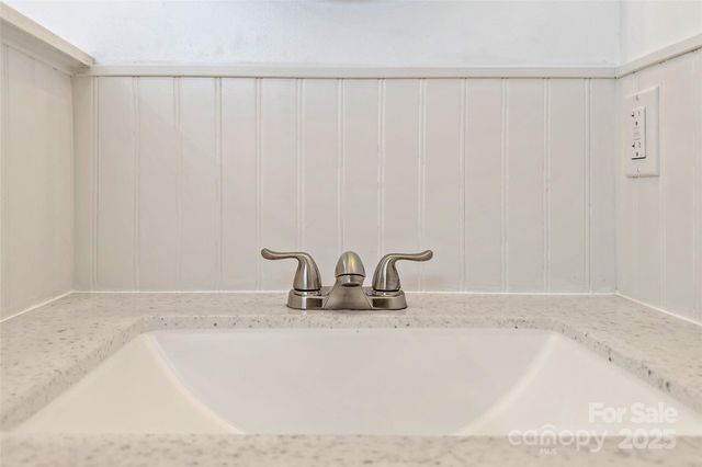 29 Alexander Street, Black Mountain, NC 28711