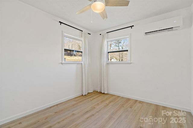 29 Alexander Street, Black Mountain, NC 28711