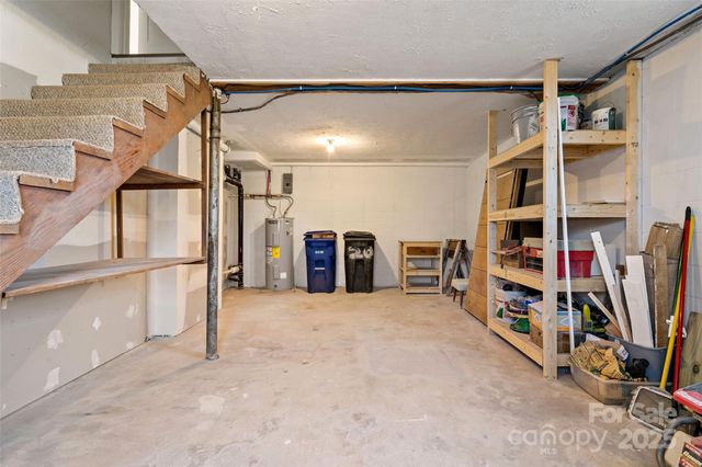 29 Alexander Street, Black Mountain, NC 28711