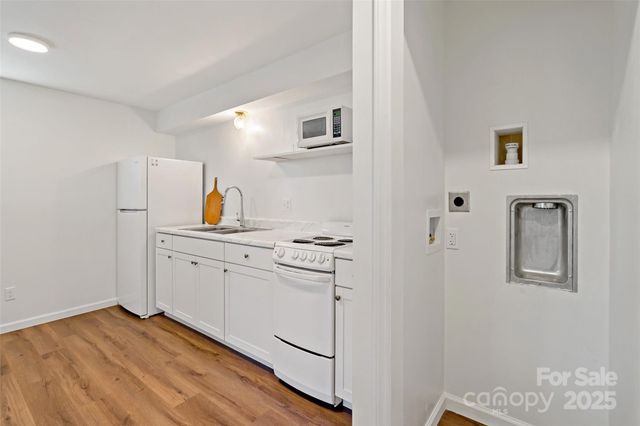 29 Alexander Street, Black Mountain, NC 28711