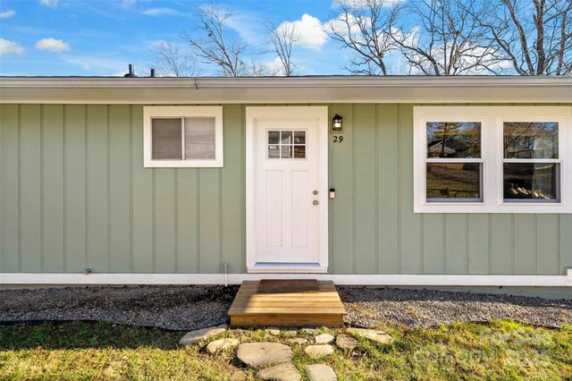 29 Alexander Street, Black Mountain, NC 28711