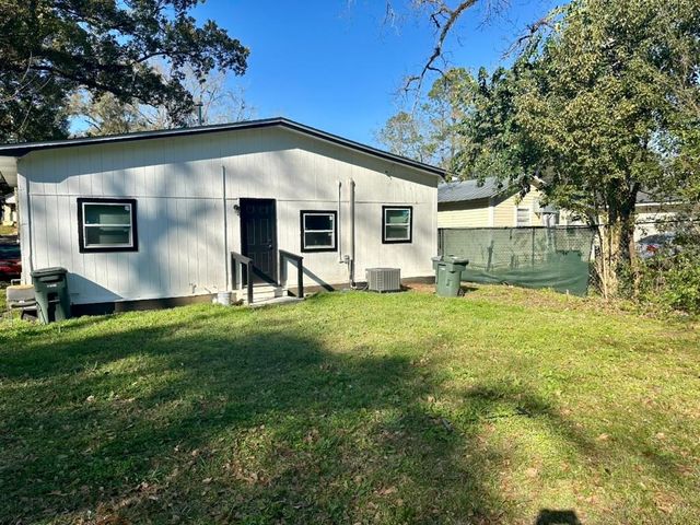 809 Dover Street, Tallahassee, FL 32304