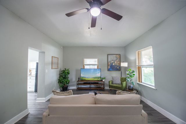 809 Dover Street, Tallahassee, FL 32304