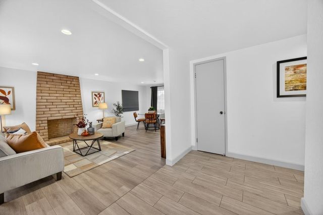 6795 Havenhurst Dr, Sacramento, CA 95831