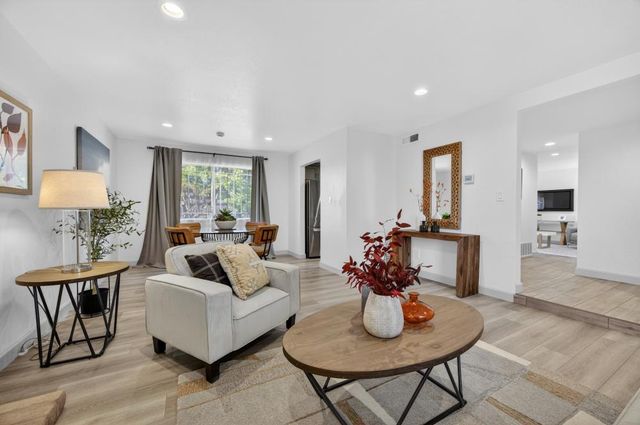 6795 Havenhurst Dr, Sacramento, CA 95831