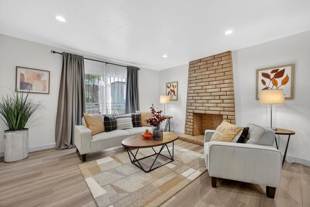 6795 Havenhurst Dr, Sacramento, CA 95831