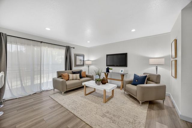 6795 Havenhurst Dr, Sacramento, CA 95831